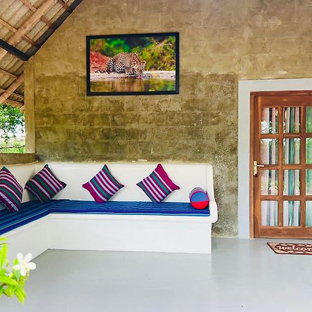Kingfisher Beach Resort-Yala Кірінда Екстер'єр фото