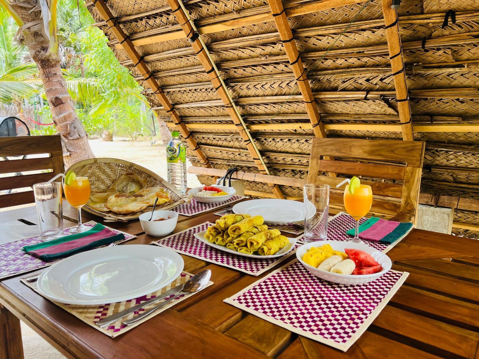 Kingfisher Beach Resort-Yala Кірінда Екстер'єр фото