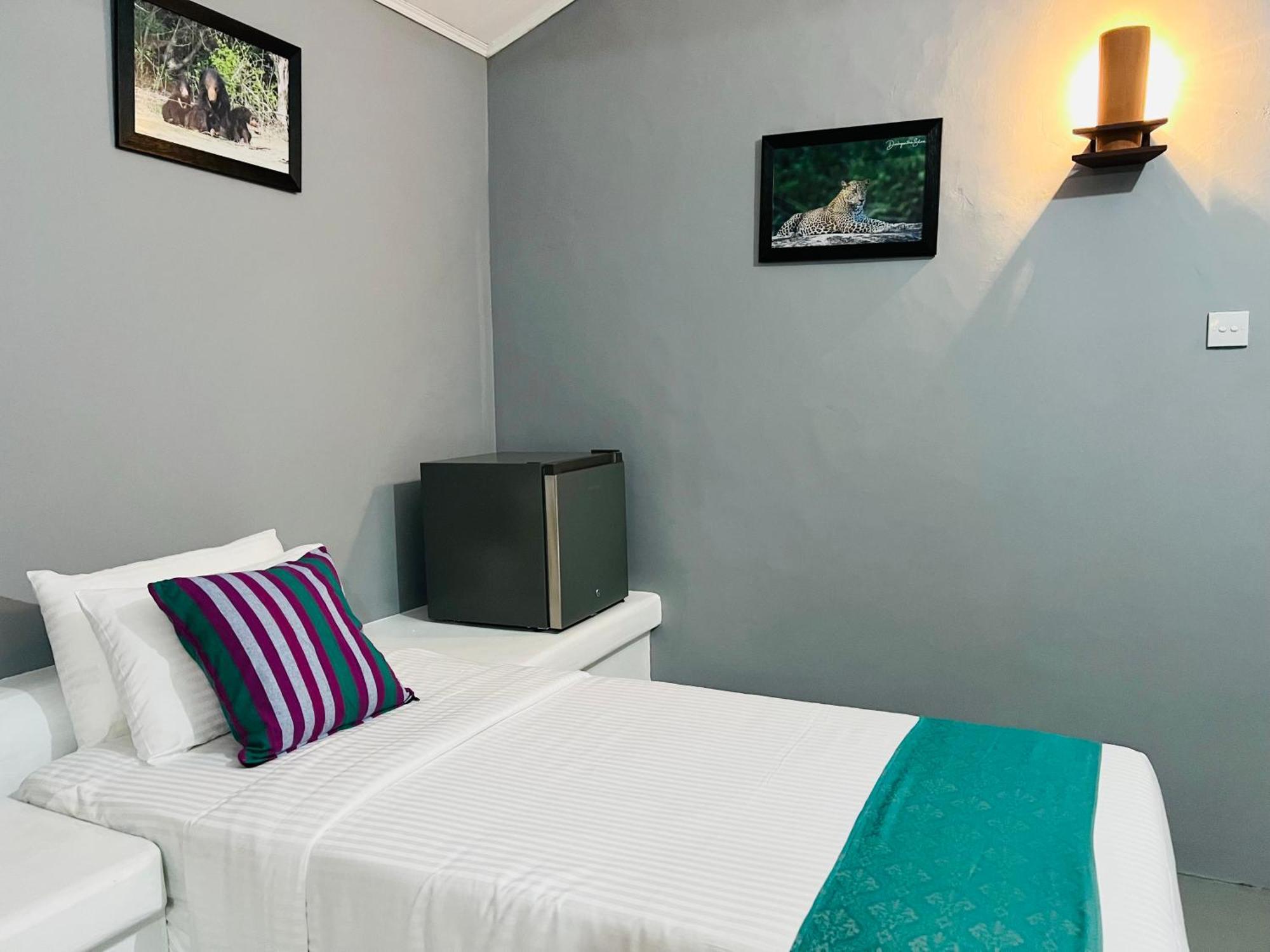 Kingfisher Beach Resort-Yala Кірінда Екстер'єр фото